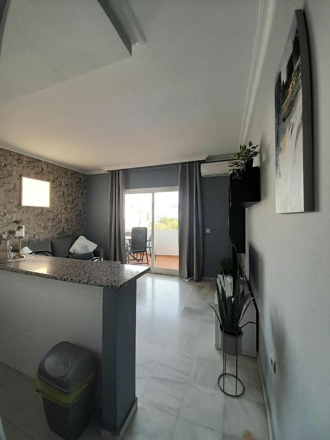 Nice Apartment Near The Beach Фуeнхирола Екстериор снимка