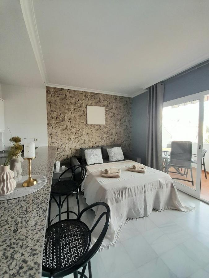 Nice Apartment Near The Beach Фуeнхирола Екстериор снимка