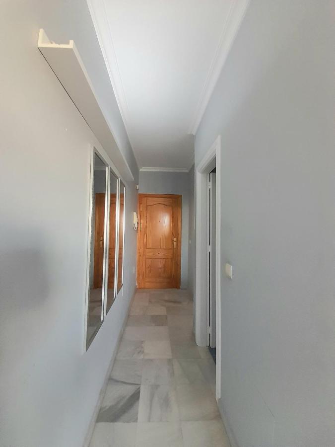 Nice Apartment Near The Beach Фуeнхирола Екстериор снимка