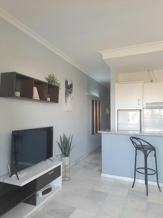 Nice Apartment Near The Beach Фуeнхирола Екстериор снимка